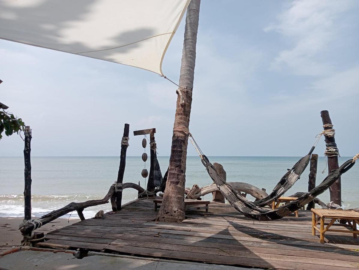 Scandinavian Beach Resort Koh Lanta Bagian luar foto