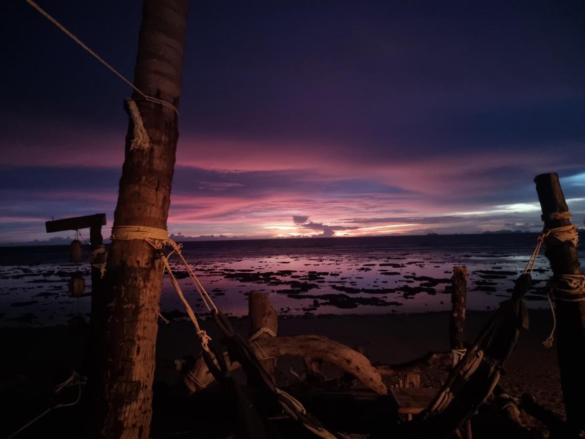 Scandinavian Beach Resort Koh Lanta Bagian luar foto