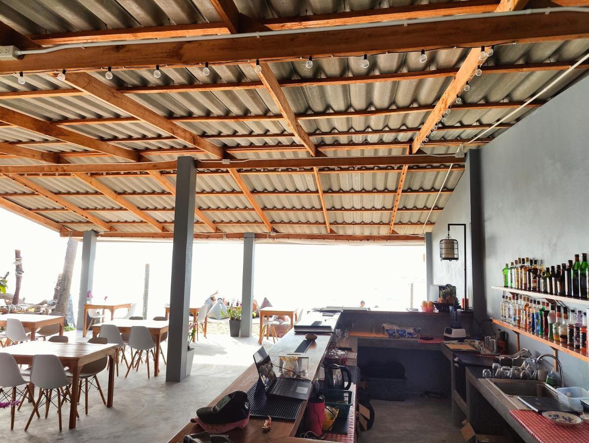 Scandinavian Beach Resort Koh Lanta Bagian luar foto