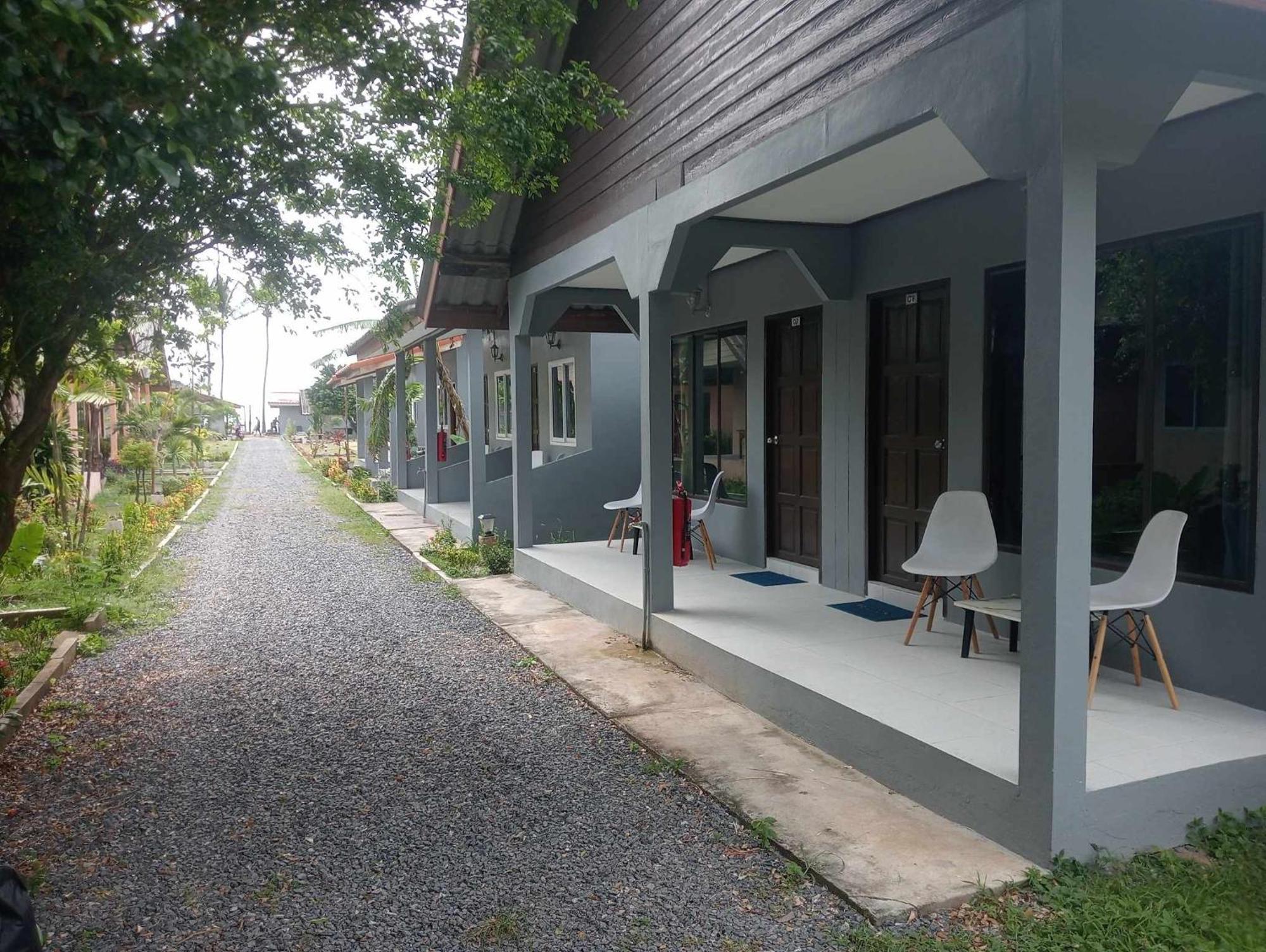 Scandinavian Beach Resort Koh Lanta Bagian luar foto