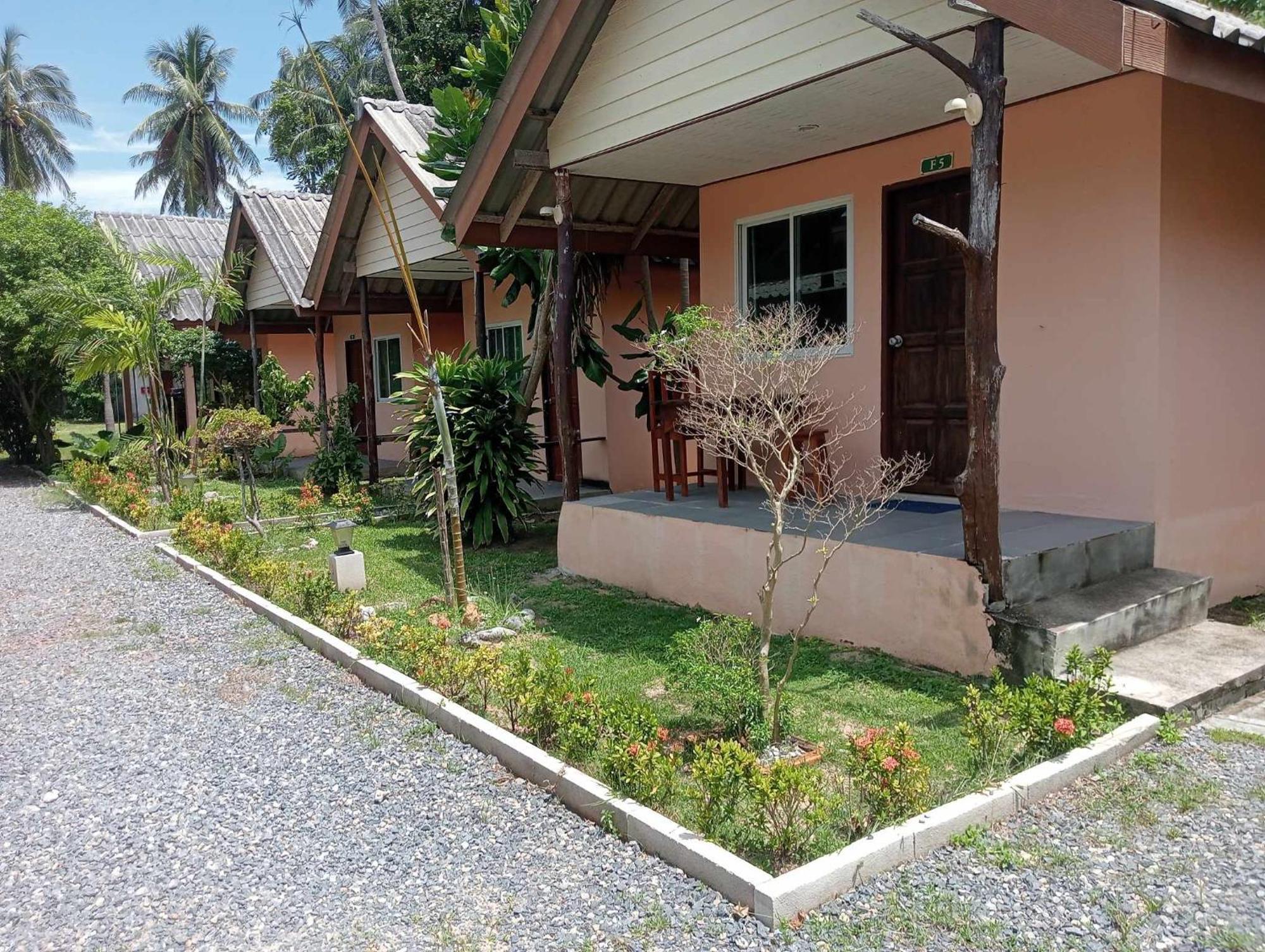 Scandinavian Beach Resort Koh Lanta Bagian luar foto