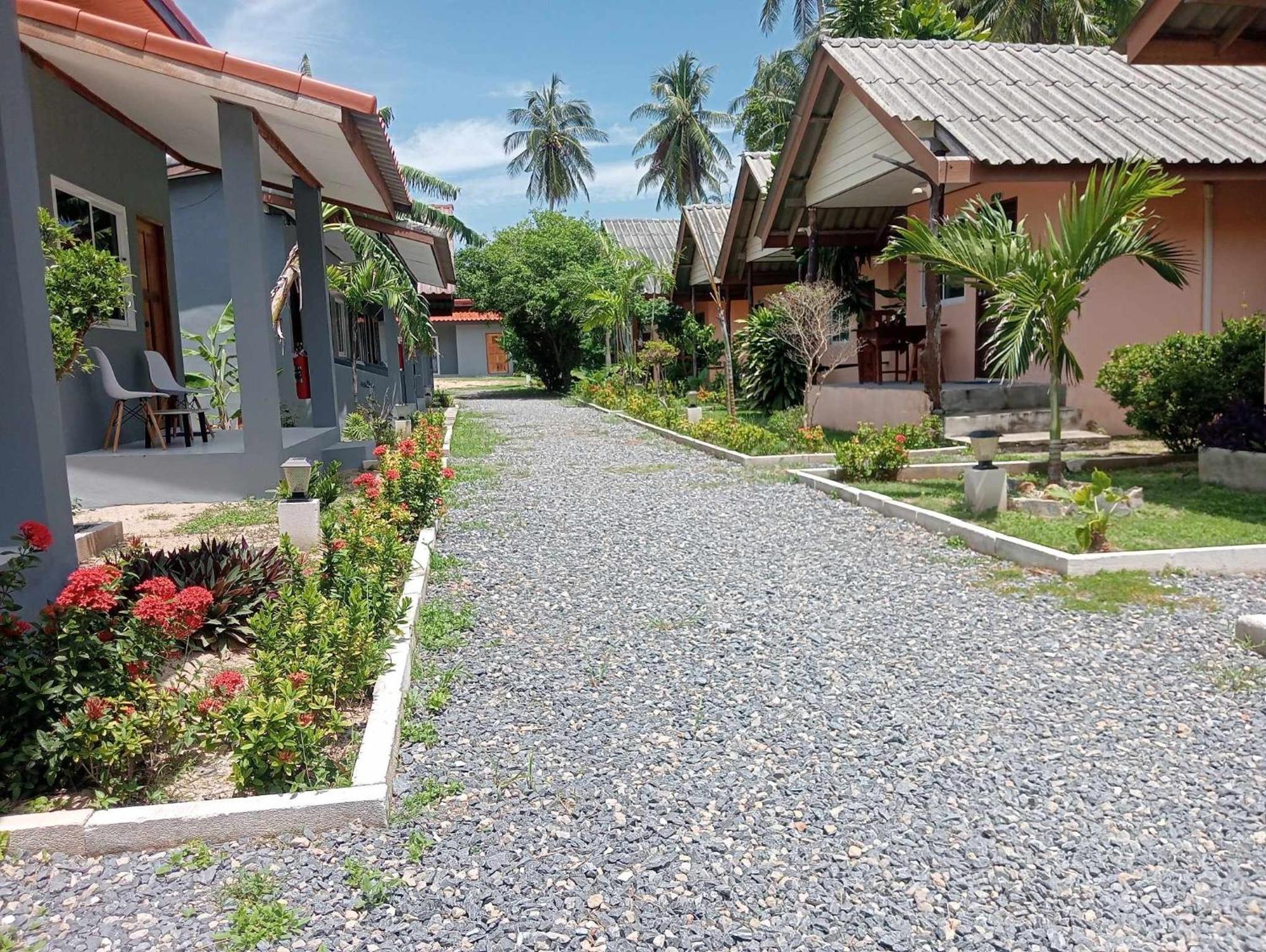 Scandinavian Beach Resort Koh Lanta Bagian luar foto