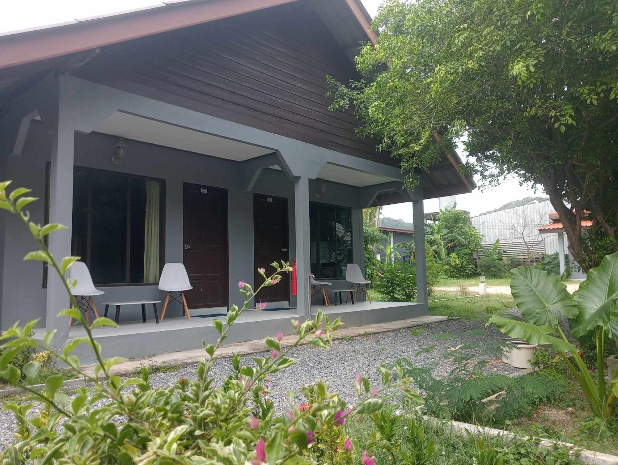 Scandinavian Beach Resort Koh Lanta Bagian luar foto