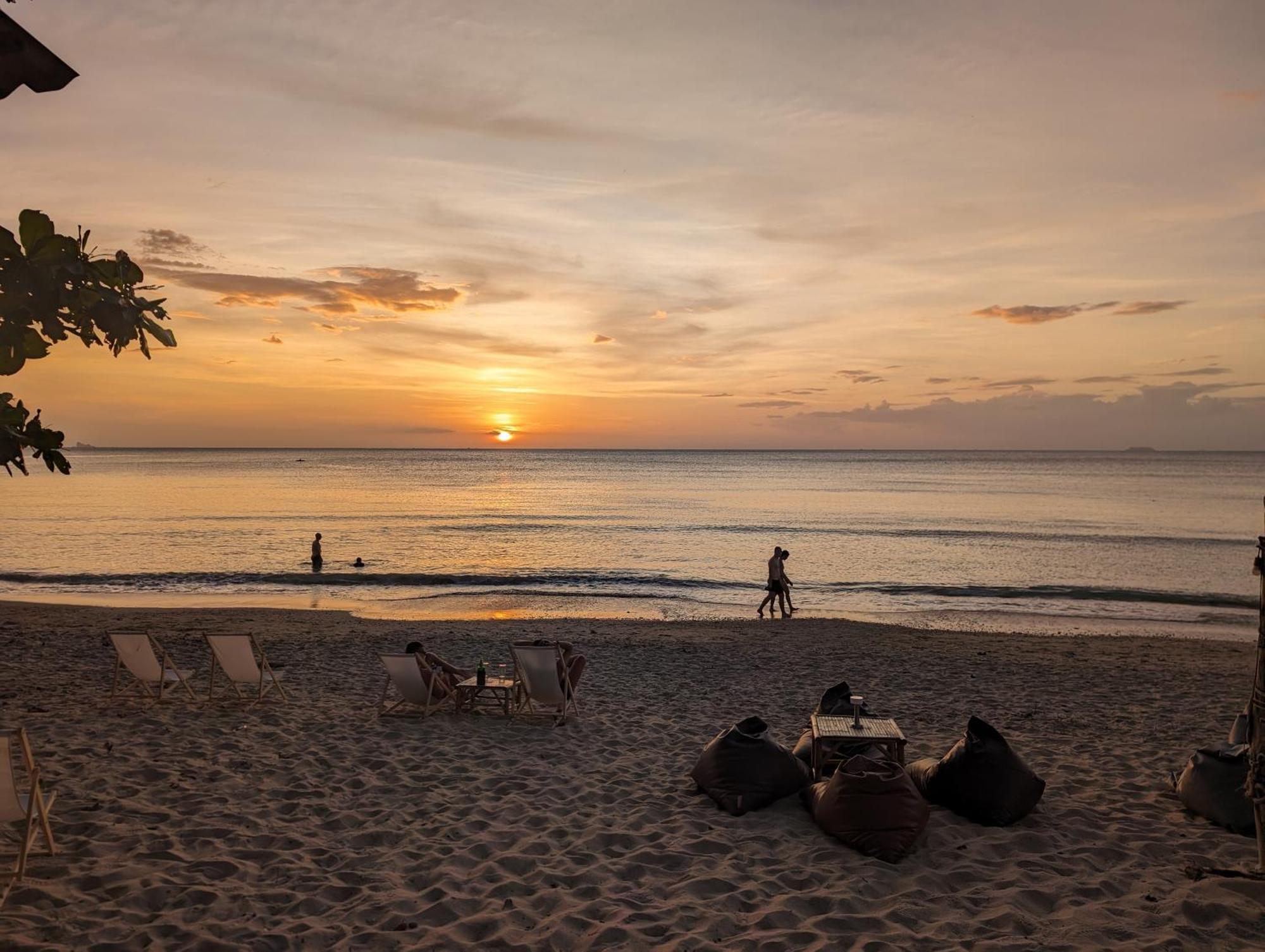 Scandinavian Beach Resort Koh Lanta Bagian luar foto
