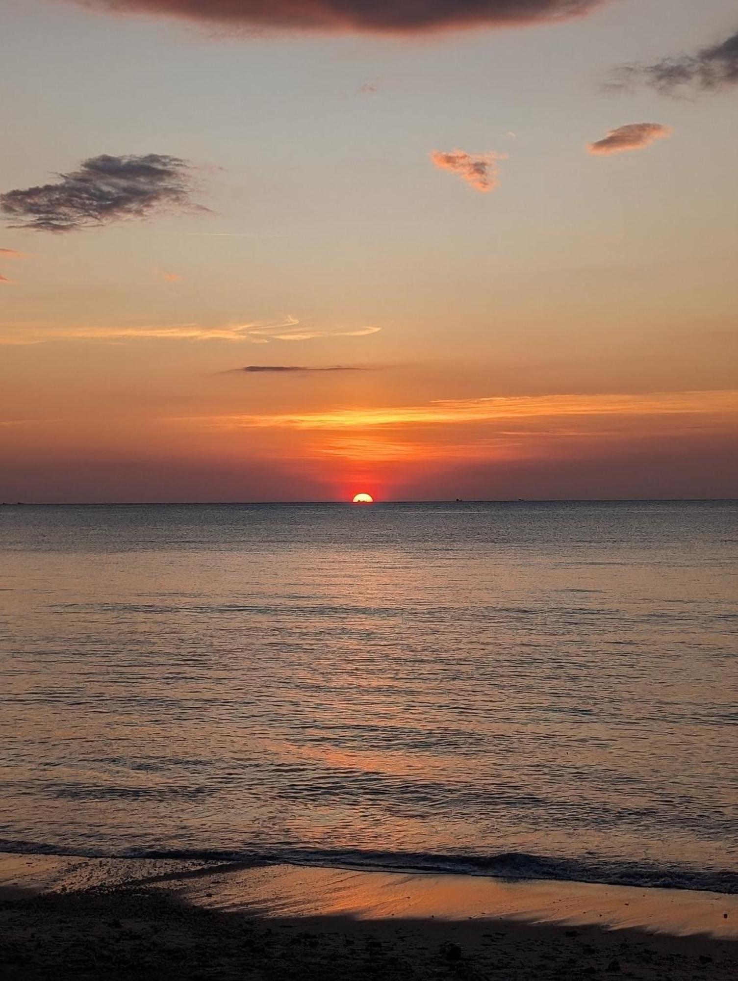 Scandinavian Beach Resort Koh Lanta Bagian luar foto